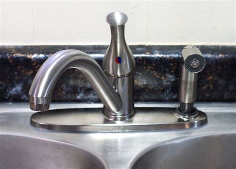 How to Replace a Sink Sprayer